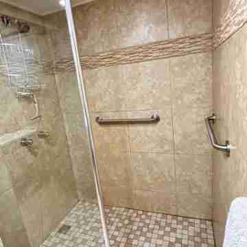 Ground Floor Unit, in Palm Beach Area Rooms