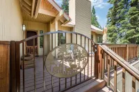 *NEW* Pine Grove Hideaway - family friendly only 1.5 Miles to the lake