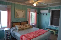 Beachfront large 2/2 on Spanish Wells' northside beach. Sun deck by the water. Hotels in 