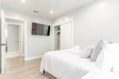 Cozy Home W loft near UCDavis Med Center/ Downtown Sacramento Free parking Hotels near South Hills Shopping Center