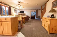 All Season Villa - Starved Rock area!