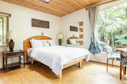 Charming 2-bedroom lodge in beautiful Volcano with Hot Tub