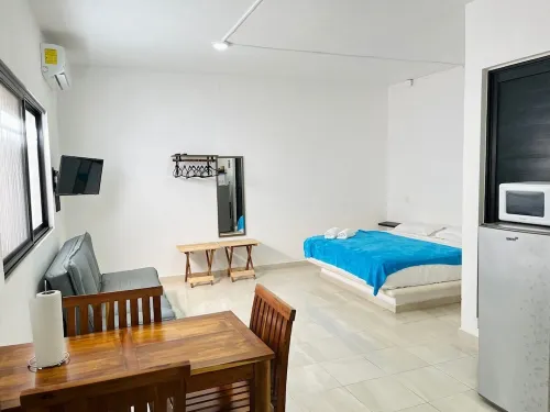 Studio on Cancun Downtown. Close to grocery stores, restaurants and bus stop.