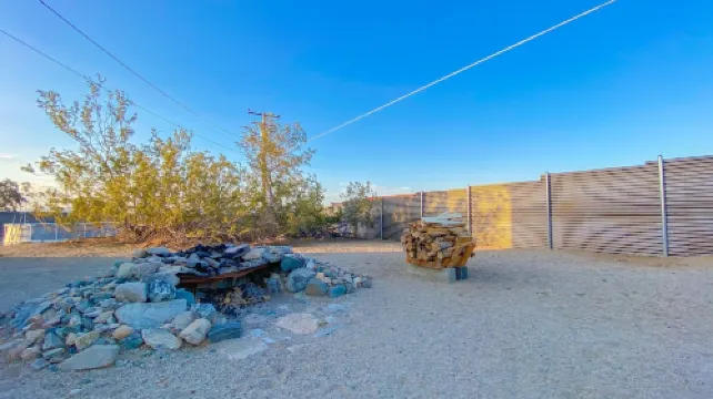 Stylish Desert Retreat - Stunning Views, 3 Min to Joshua Tree Park