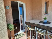 Beautiful Apt. T3 in Les Issambres with splendid sea view and Gulf of Saint-Tropez Hotels in Roquebrune-sur Argens