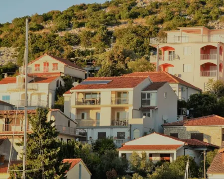 Villa Pina Tisno Penthouse apartment by the sea 140 m2 in Tisno-Dalmatia Hoteles en Tisno