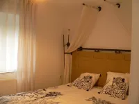 Liège cheerful modern house for 8pers with 30m2 terrace and enclosed courtyard. 住宿飯店