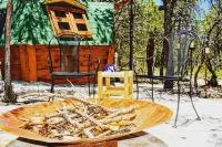 Pequeña Cabaña Mágica con Chimenea Interior