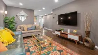 My Prima Karina BEAUTIFUL 4bd 2ba in quiet Chicago Suburb