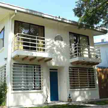 Casa Buda - 10 min airport and 25 min National Park - 150 MB Internet Hotel Exterior