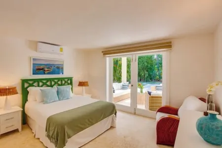 Family and Renovated Villa in Punta Cana Near Beach - Maid and cooking included