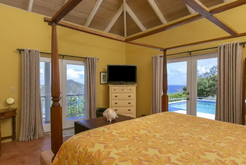 Miles Away, 2 BR 2.5 BA. The perfect private getaway for couples or families!