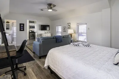 Studio Apt-Premium Queen Mattress-Landmarks Close!