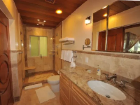 Sea Shore Allure's Standard One Bedroom One Bathroom Ocean Front  Villa فنادق في 