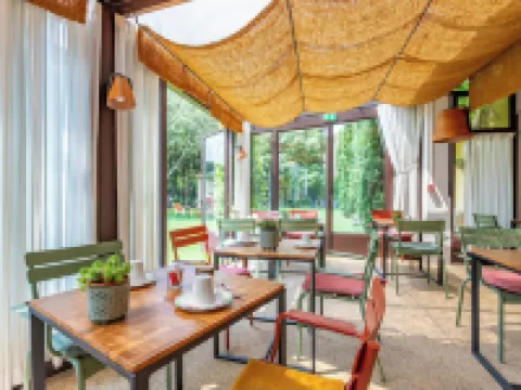 洛吉斯格里尼昂城堡酒店及橡樹林餐廳 格里尼昂酒店