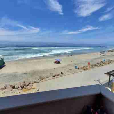 Relaxed Spanish beachfront condo w/private parking & private balcony ocean views Others