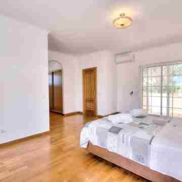 Amora Classic Villa 5 mins walk from center of vilamoura Rooms