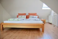 Likedeeler at the city harbor, duplex apartment in the old town