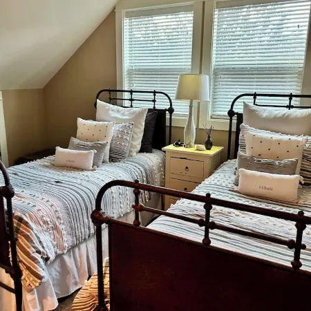 Moon shell Cottage-a relaxing cozy retreat for all seasons.