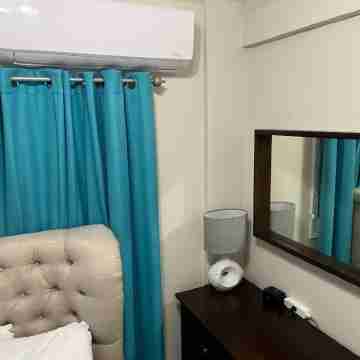 You won’t forget your time in this romantic Tiny House w/ pool. Gated & Keyless! Rooms