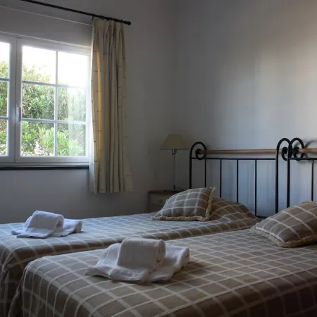 Apartment With Shared Pool, landscaped gardens, Wi-fi