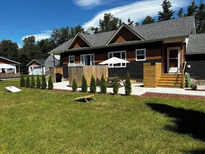 By the Beach - Unit BBeautiful Beachside Retreat Hotel a 