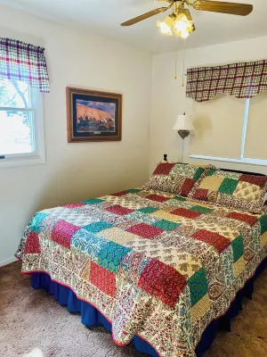 Osage Retreat-Cozy home minutes from Fort Peck Lake