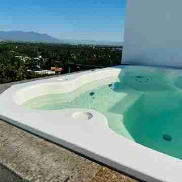 Stunning 3BR Penthouse with Private Yacht Access & 8 Person Jacuzzi Fitness & Recreational Facilities