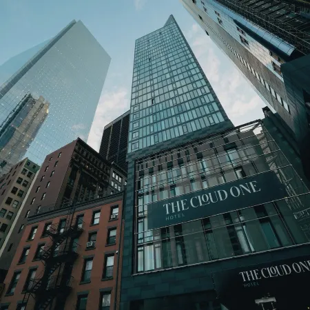 The Cloud One New York-Downtown, by the Motel One Group Отели рядом с достопримечательностью «Бэттери-Парк-Сити»