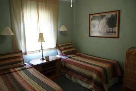 Atlantis Paradise Island Beach Area Luxury Apartment Отели в г. Остров Парадайз