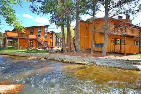 Murphy's River Lodge