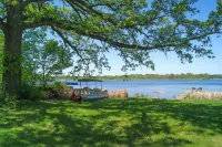 Waterfront Eagle Lake Home w/ Yard & Deck