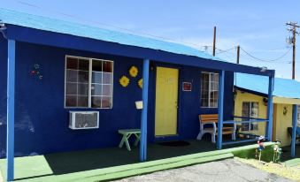 9 Palms Inn