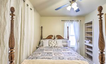 Cozy Helper Home w/ Fenced Yard, Pets Welcome