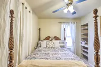 Cozy Helper Home w/ Fenced Yard, Pets Welcome - parking