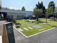 Logis Hôtel l'Amandier Hotels in Morlaas