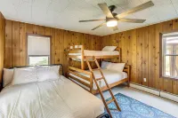 Waterfront Cottage w/ Dock & Views in Six Lakes! - Homestays