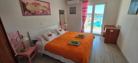 Apartments Boćin Rosso Отели в г. Хвар