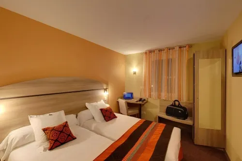 Les Étoiles du Forez Hotels in Savigneux