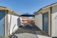 Studio 2 Mi to Feather River Bring Your Pet! Hotels in Butte County