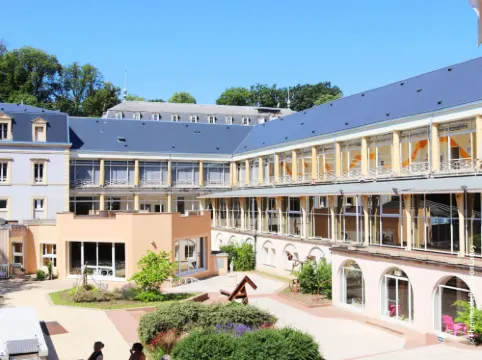 Grand Hôtel de Bourbon-Lancy - Logis - Restaurant et Spa Hotels in Bourbon-Lancy