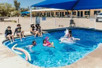 Outback Motel Mt Isa - piscina
