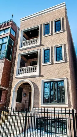 The Sono Chicago Отели рядом с достопримечательностью «Сити Холл»