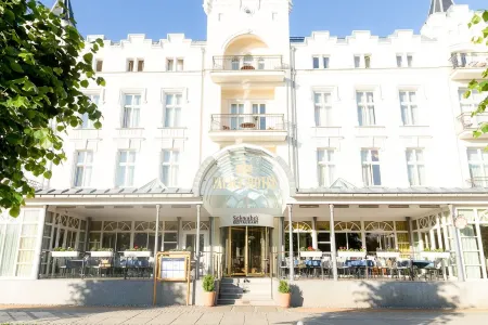 烏澤多姆宮殿酒店