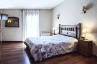 Hostal la Plaça - Guest houses