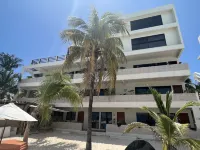 Cuxos Hotel Beachfront Отели рядом с достопримечательностью «Dolphin Discovery Isla Mujeres»