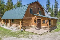 Grey Wolf Retreat by Kabino Sleeps 20 Commercial Kitchen Fire Pit WiFi Bunk Beds - Mountain view
