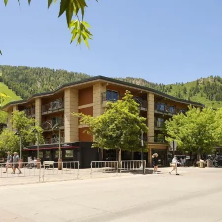 1 Bedroom Condo At The Base Of Aspen Mountain, Heart Of Downtown