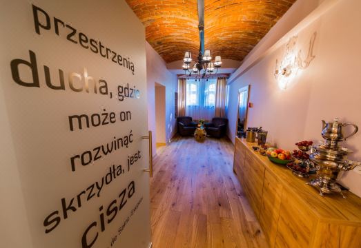 4. 호텔 덴보비 바..