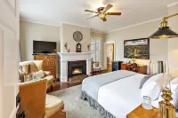 McCully House Inn - bar